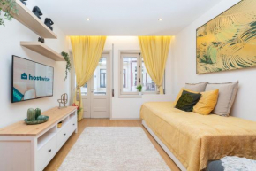 Host Wise - Colorful Bright Flat with Balcony